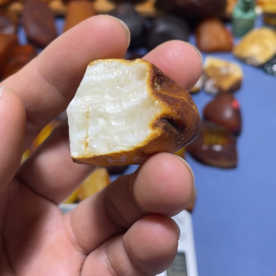 定制琥珀未镶嵌超原矿