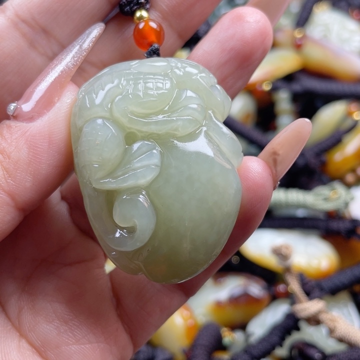 和田玉颈饰未镶嵌