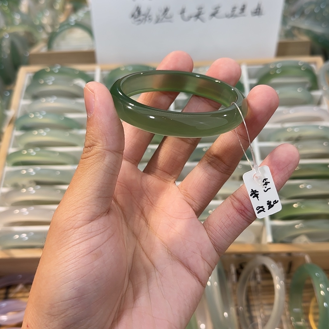 玛瑙/玉髓未镶嵌手镯圈口54.3