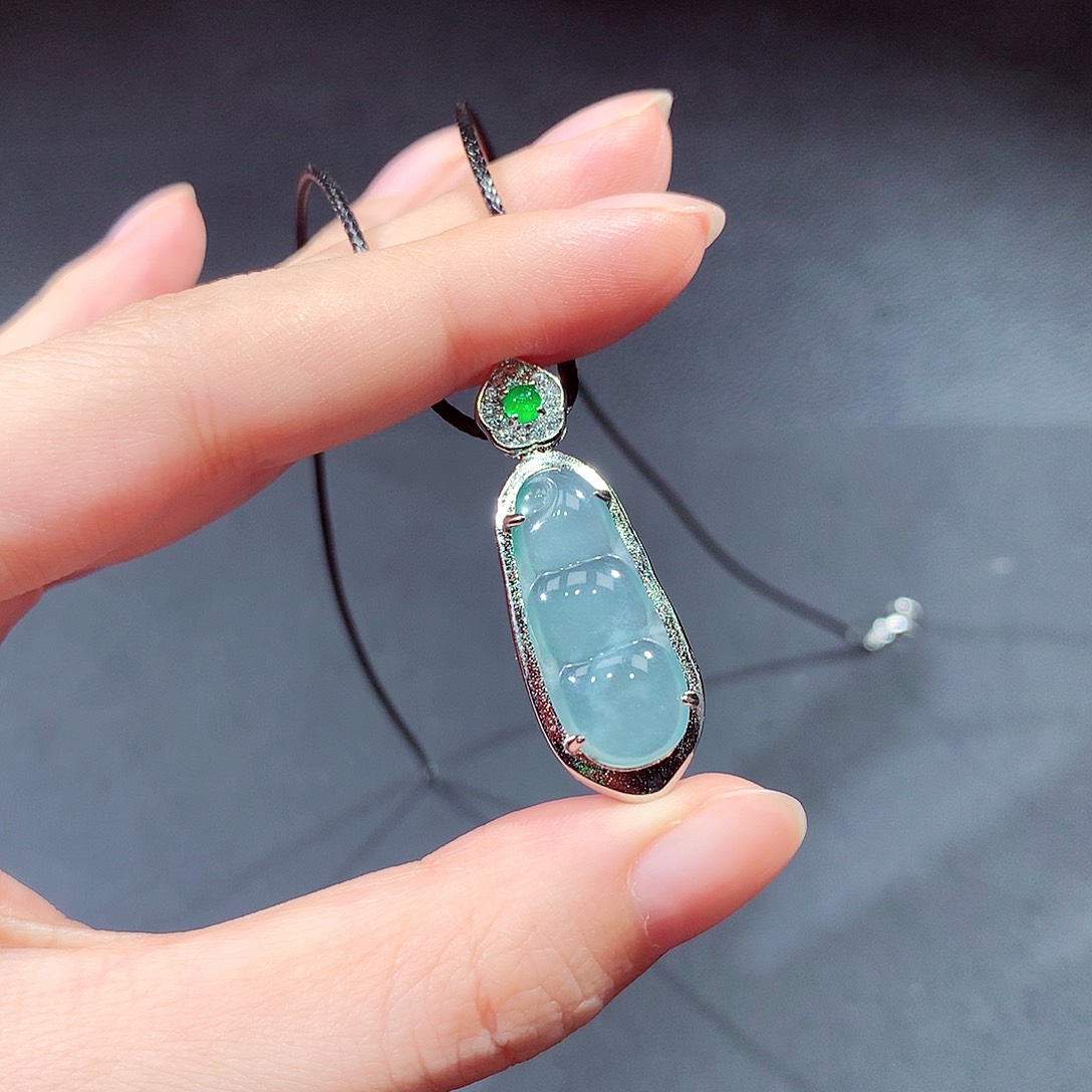 翡翠戒指未镶嵌翡翠