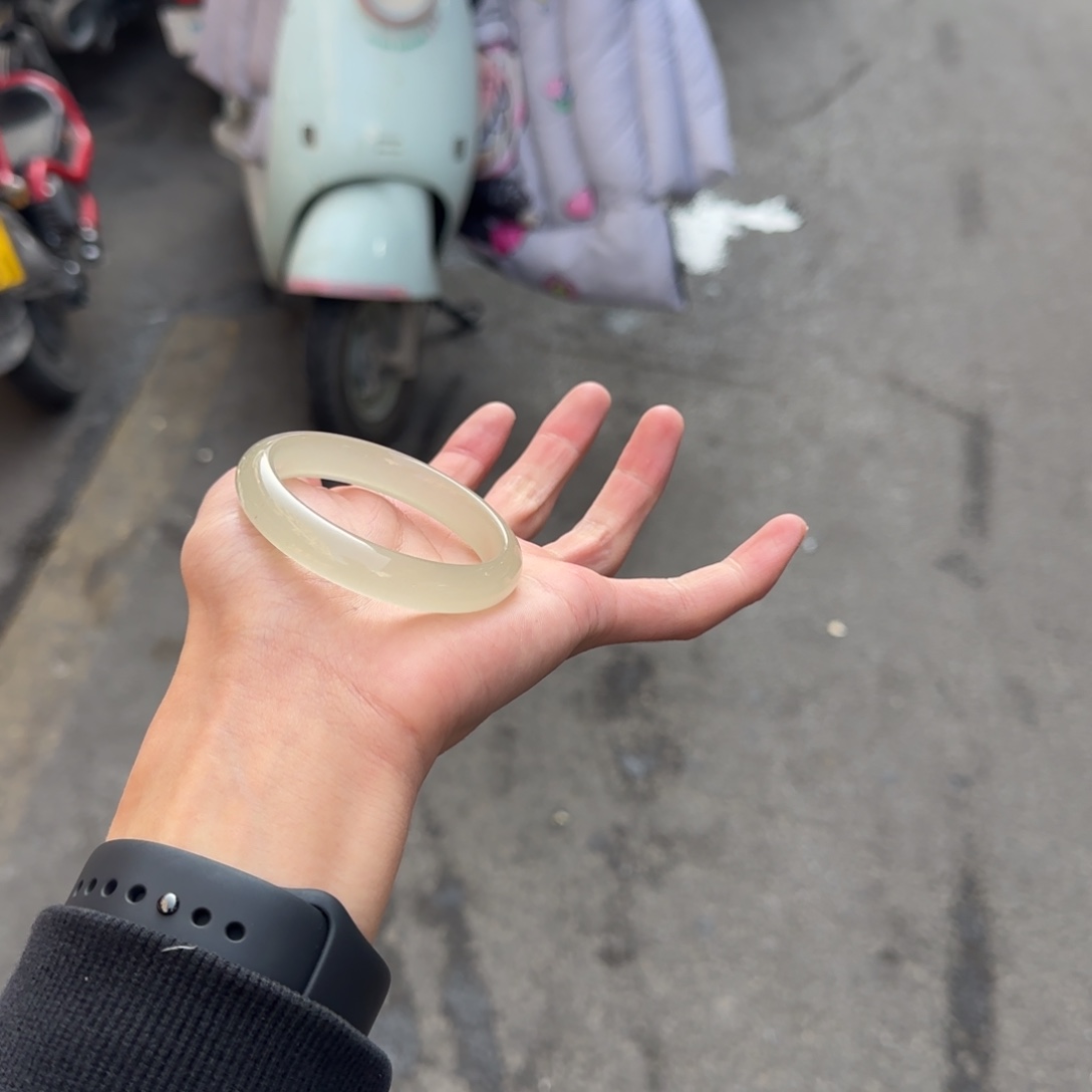 东陵石未镶嵌手镯