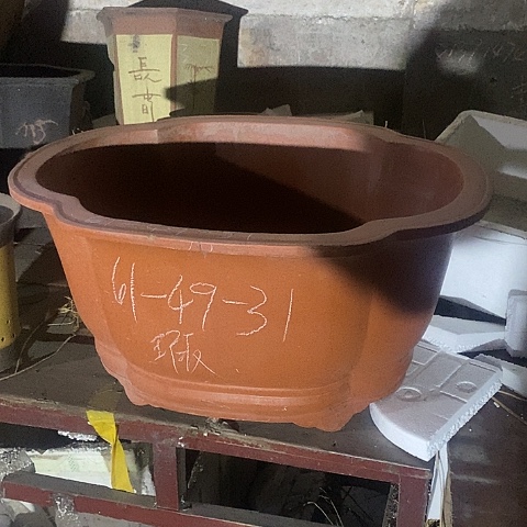 紫砂中国宜兴紫砂花盆，