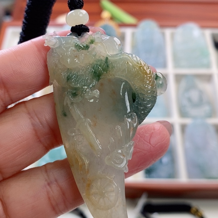 颈饰未镶嵌翡翠翡翠