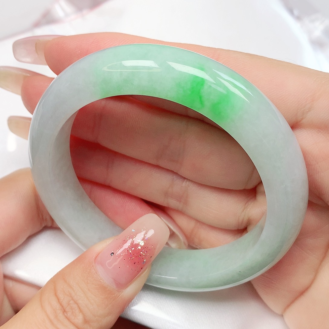 翡翠手镯未镶嵌抖音986