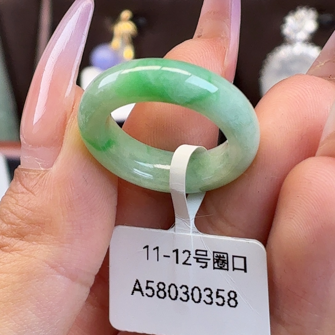 翡翠未镶嵌戒指翡翠戒指