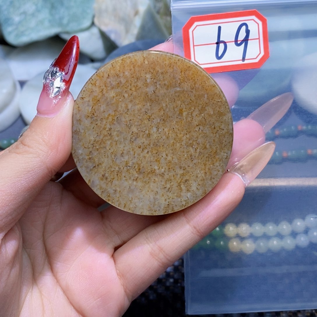 和田玉和田玉边角料随机发未镶嵌