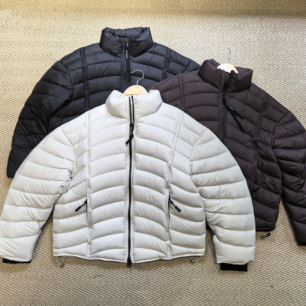 饱满自留！时尚短宽外套男女加厚保暖面包服潮短款排骨羽绒服立领