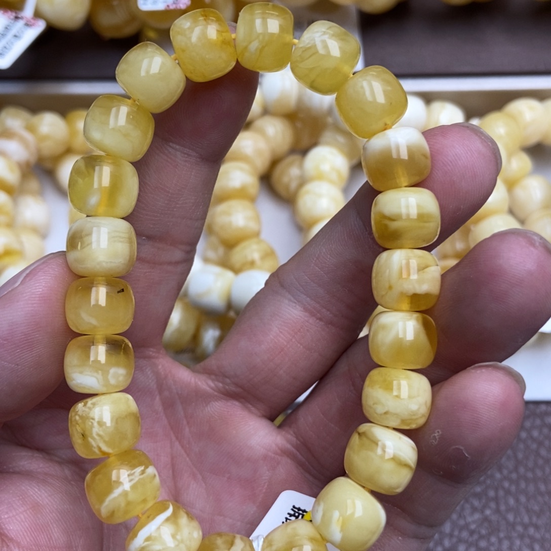 琥珀未镶嵌珠宝奇石30