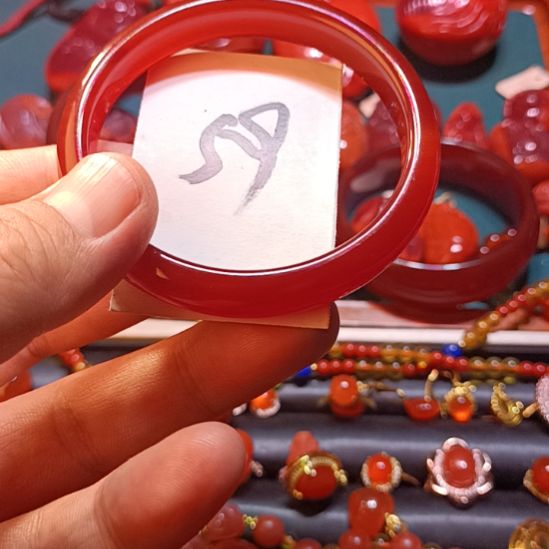 玛瑙/玉髓手镯未镶嵌