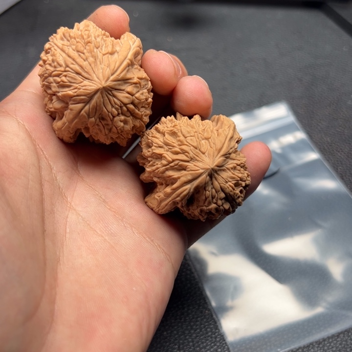 文玩核桃吊坠茗**昭119号核桃