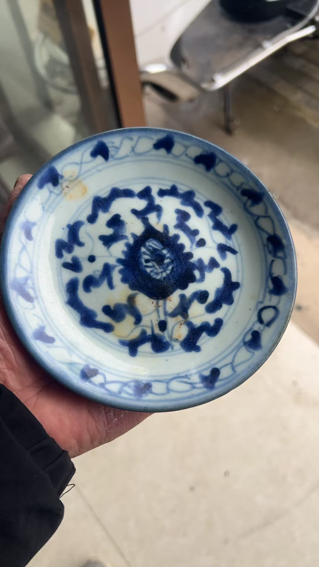 青花灵芝纹盘，精美文华风格