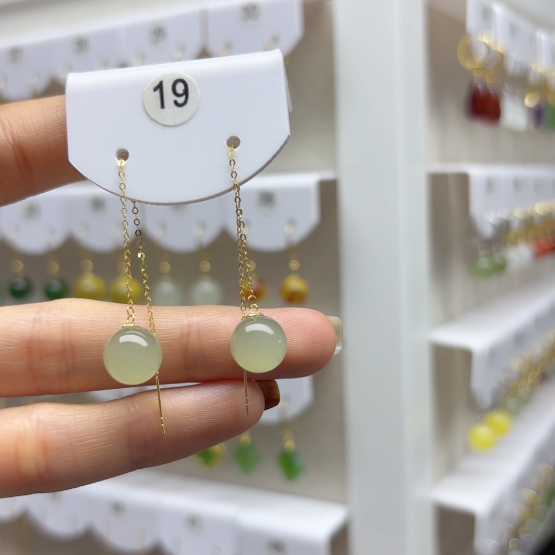 18K金镶嵌和田玉耳饰