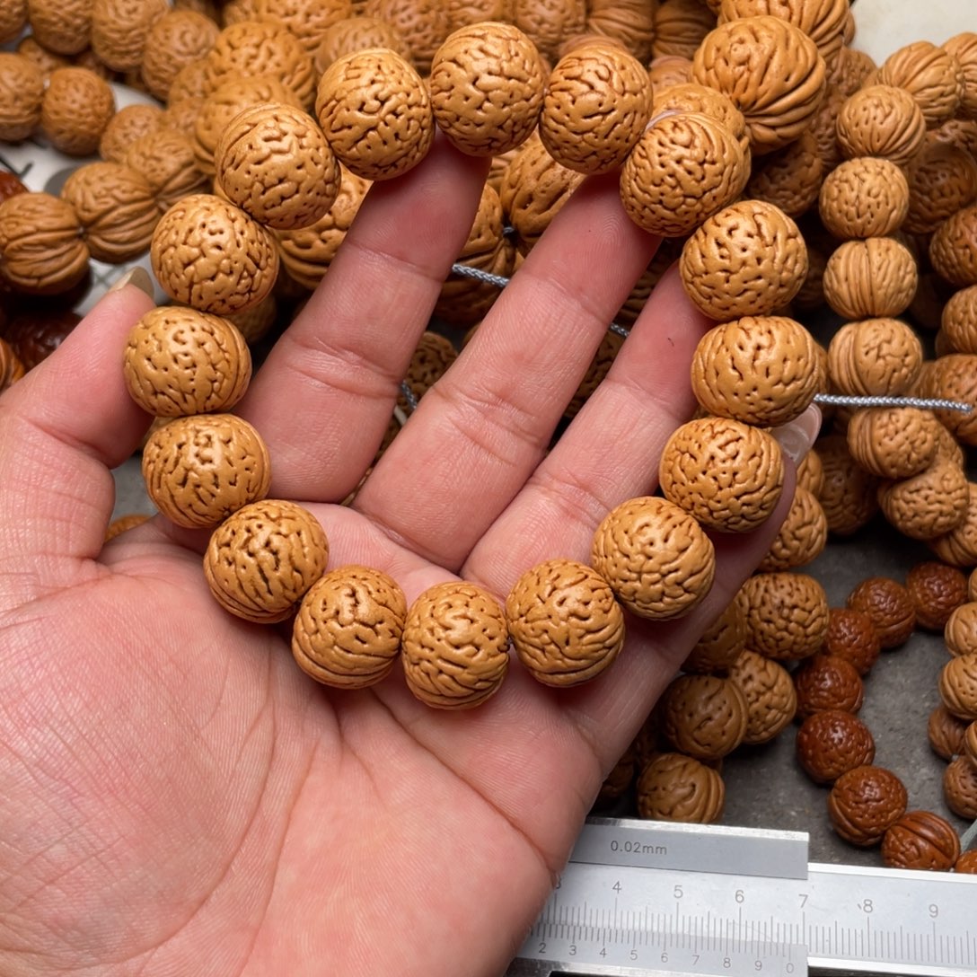 乌***嘿手串桃核老树苹果闪70