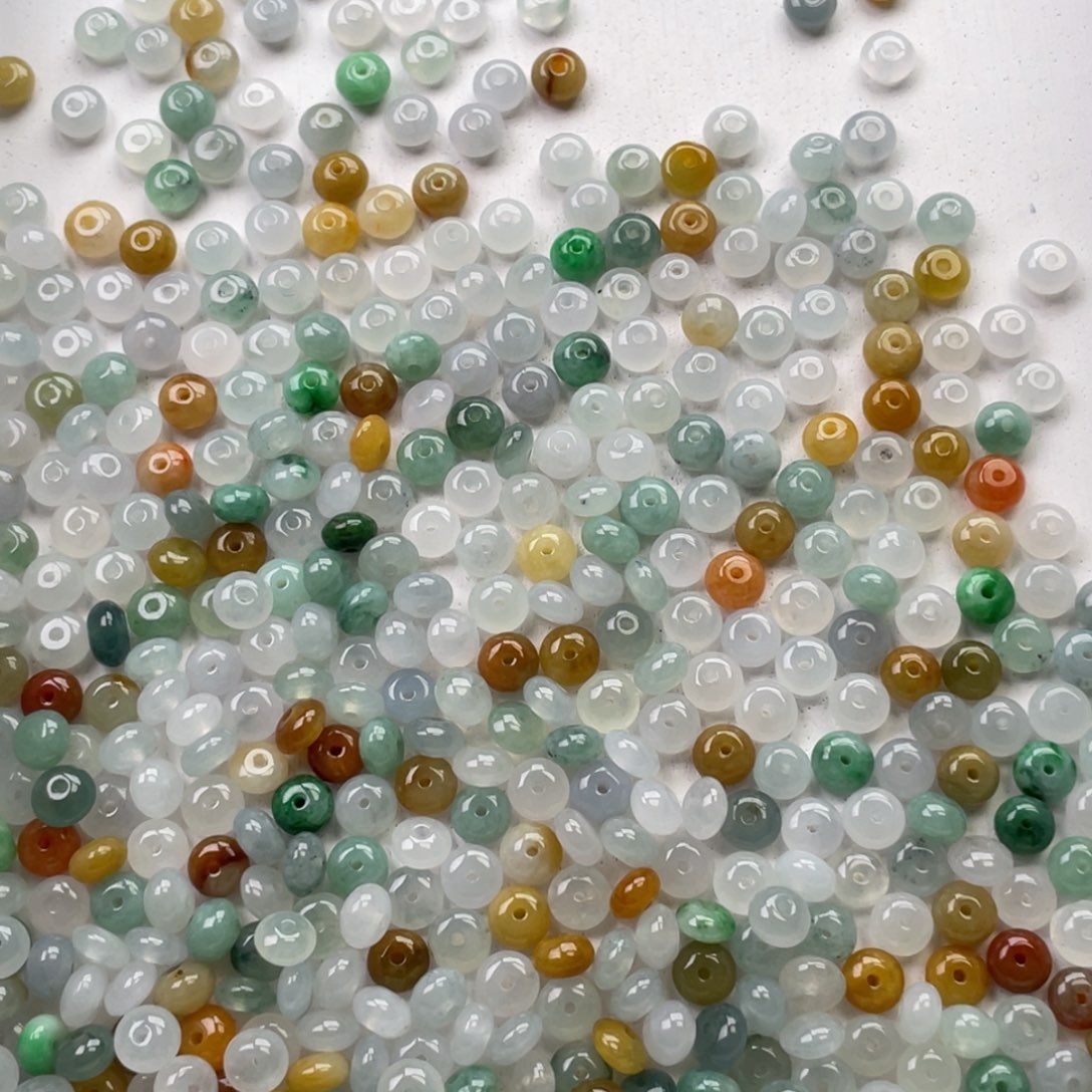 颈饰未镶嵌翡翠4.5一颗卡6