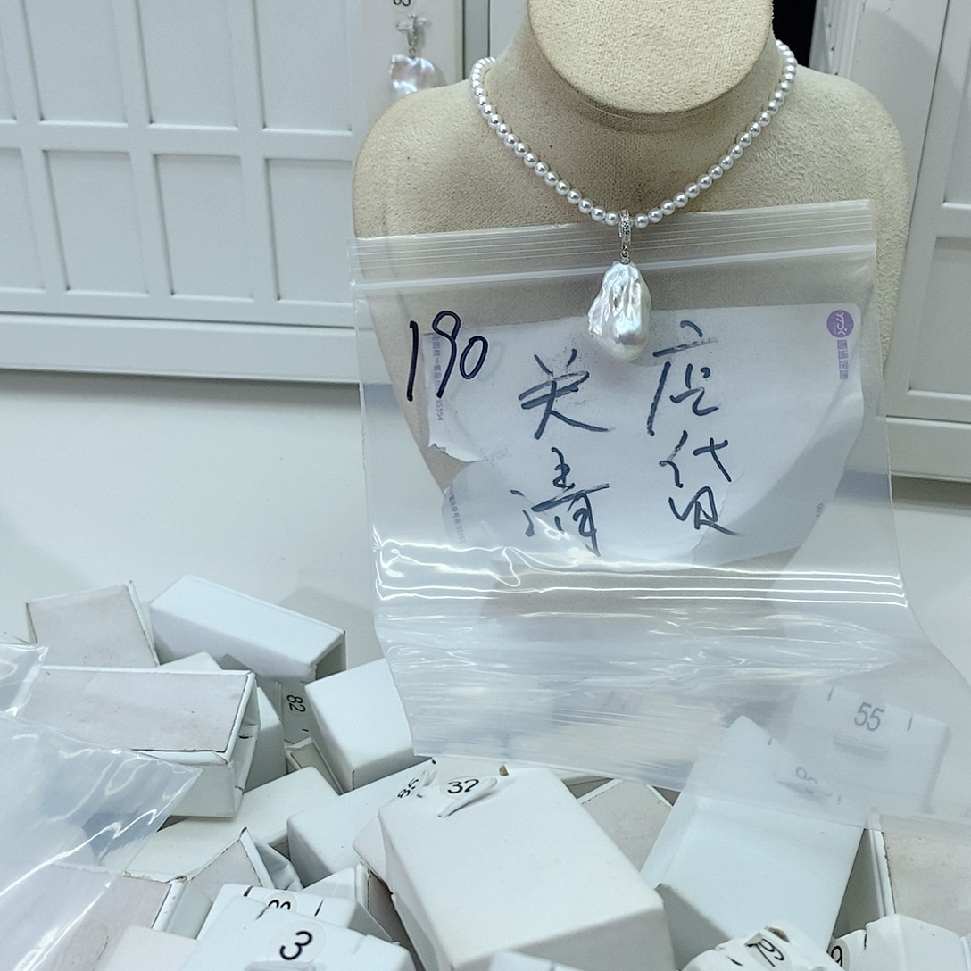 淡水珍珠颈饰合金