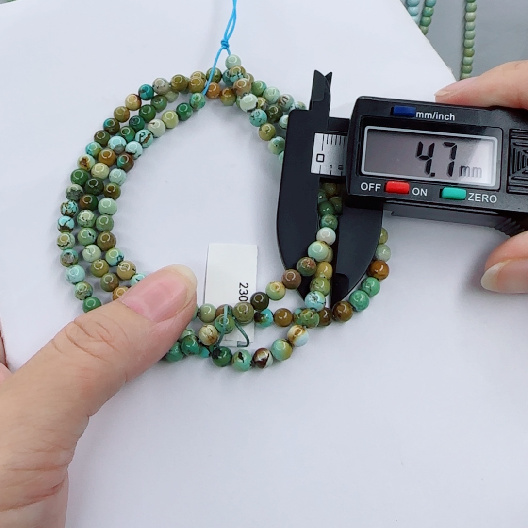 绿松石未镶嵌颈饰