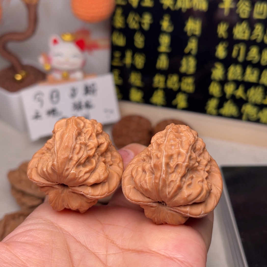 文玩核桃手串白蛇谷