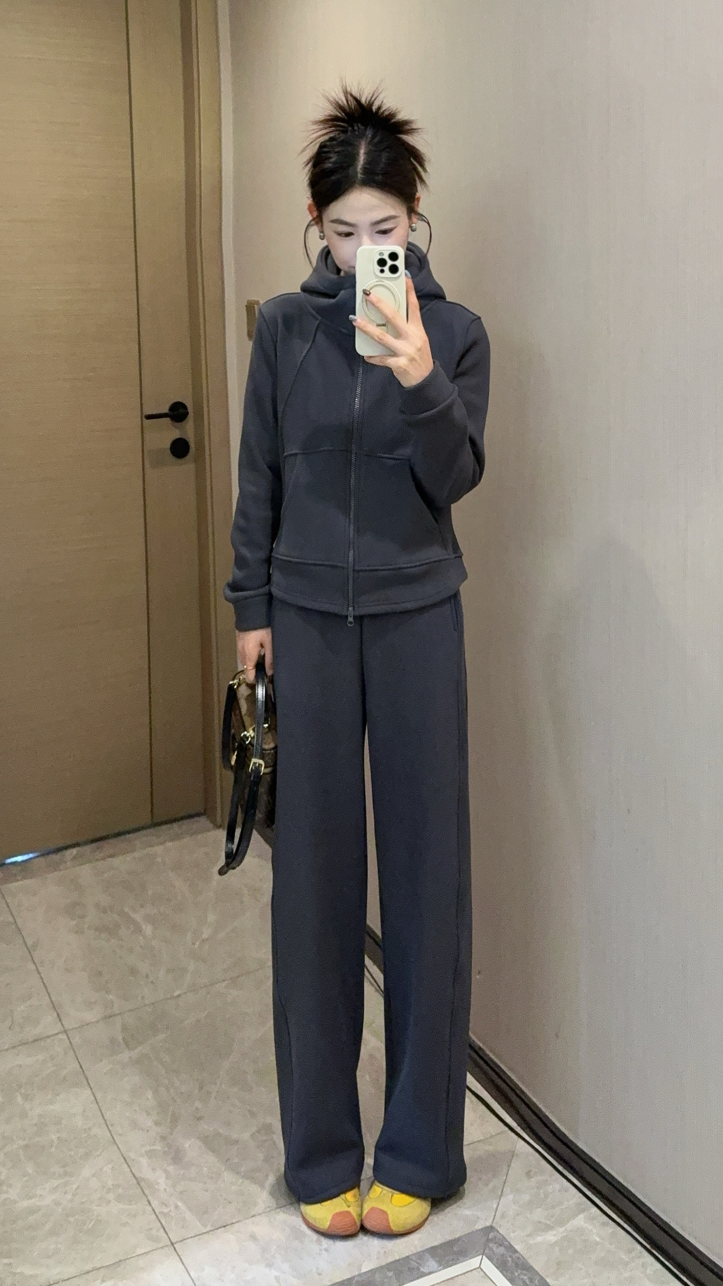 深灰色套装（加绒）秋冬显瘦宽松冬时尚松弛感套装D-1500