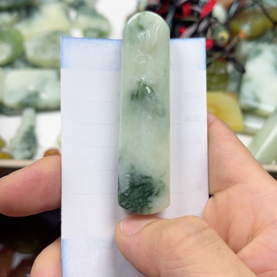 透闪石-蛇纹石玉手镯未镶嵌