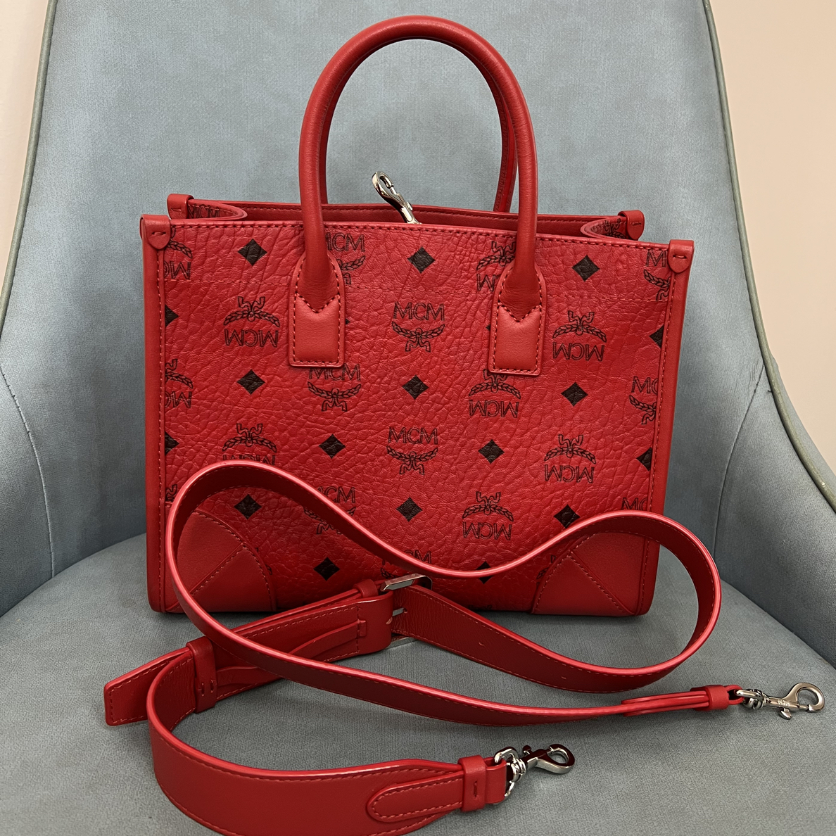 99新 MCM 方姐中古/ 红色 老花小号 方托 底长24*18.5