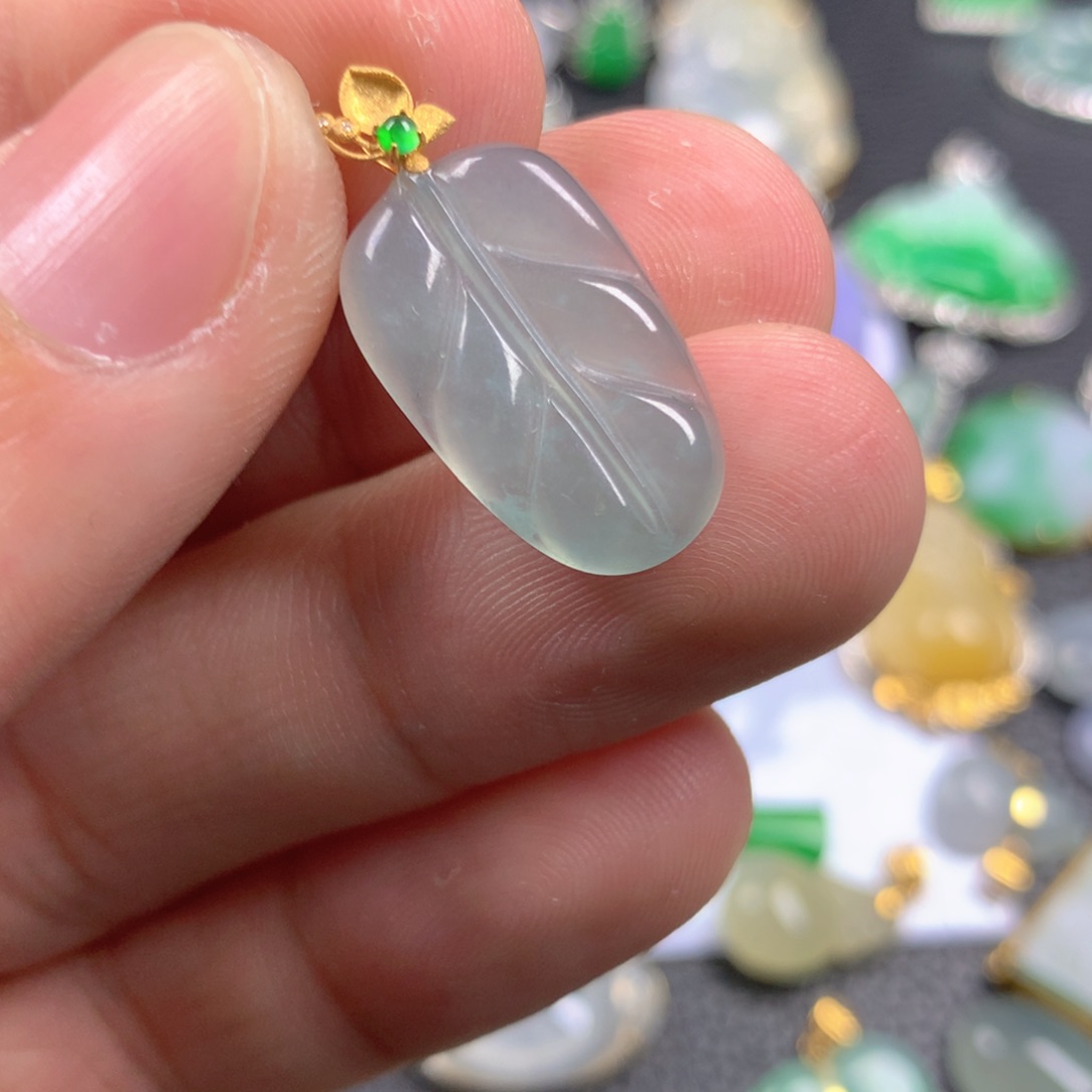 【闪购商品】翡翠颈饰18K金镶嵌翡翠