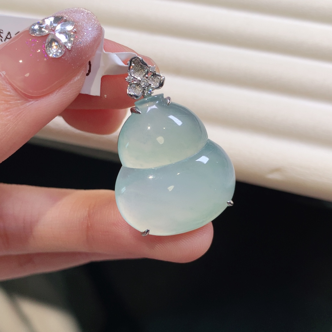 翡翠颈饰18K金镶嵌葫芦