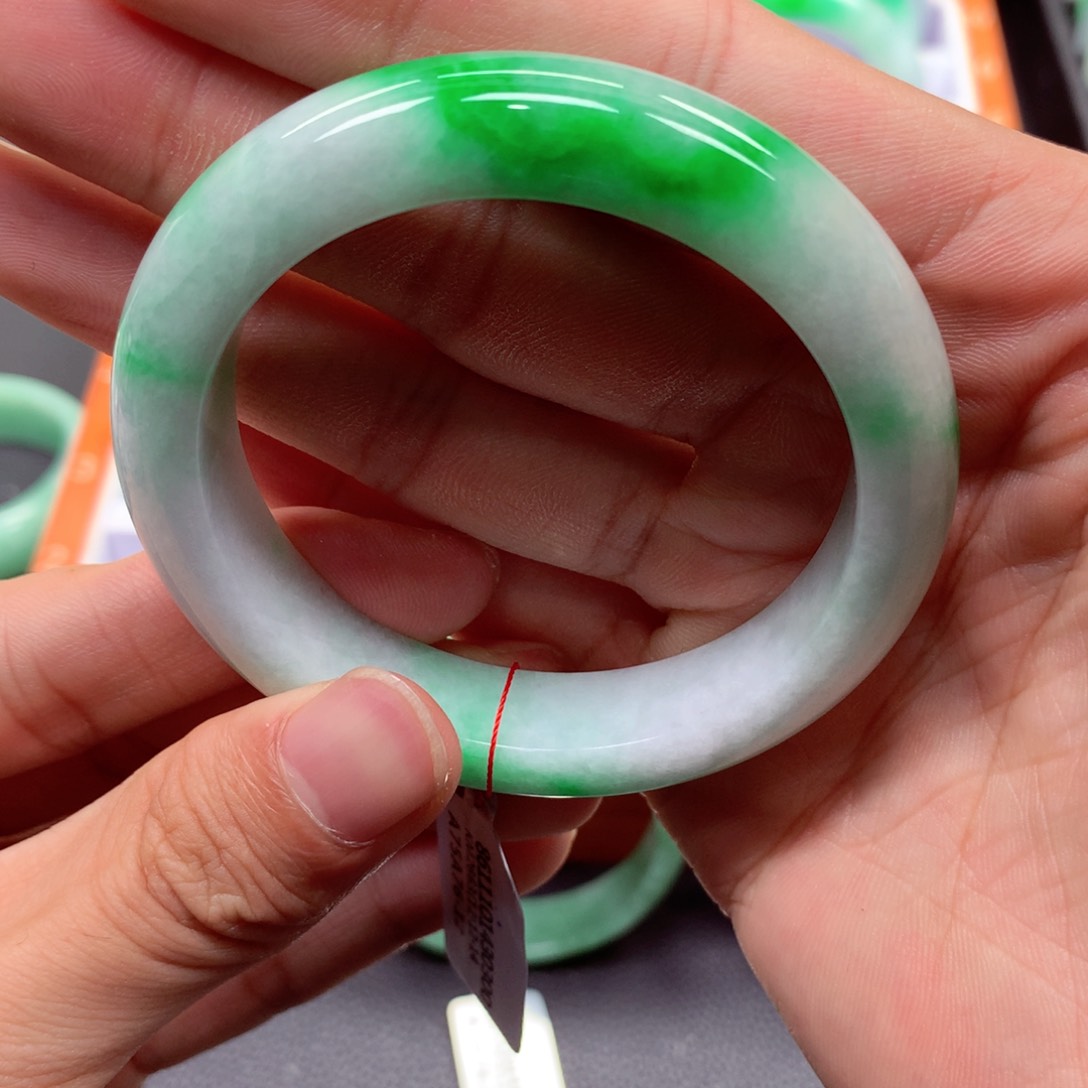 未镶嵌手镯翡翠我***蛋缅甸翡翠