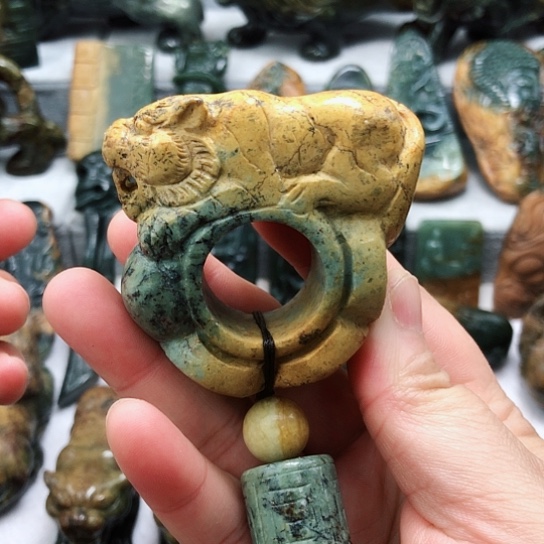 岫岩河磨玉（透闪石质玉）把件未镶嵌