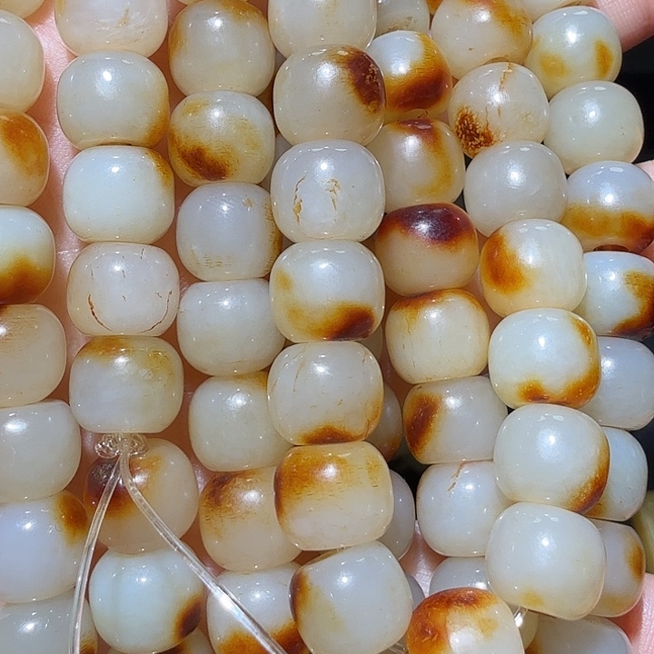 博***藏和田玉（糖玉）未镶嵌挂件