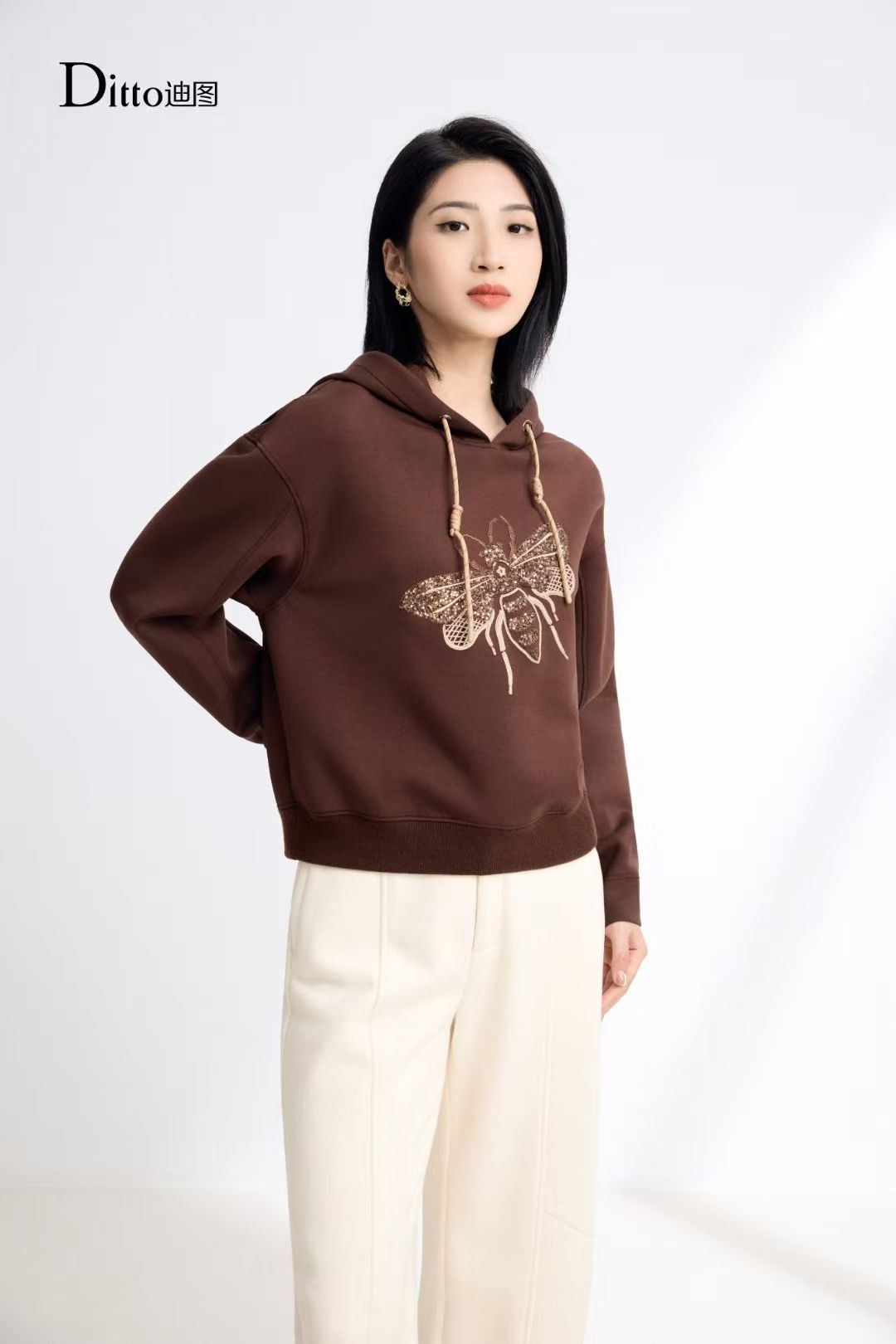 Ditto/迪图DWDM123时尚简约通勤连帽卫衣