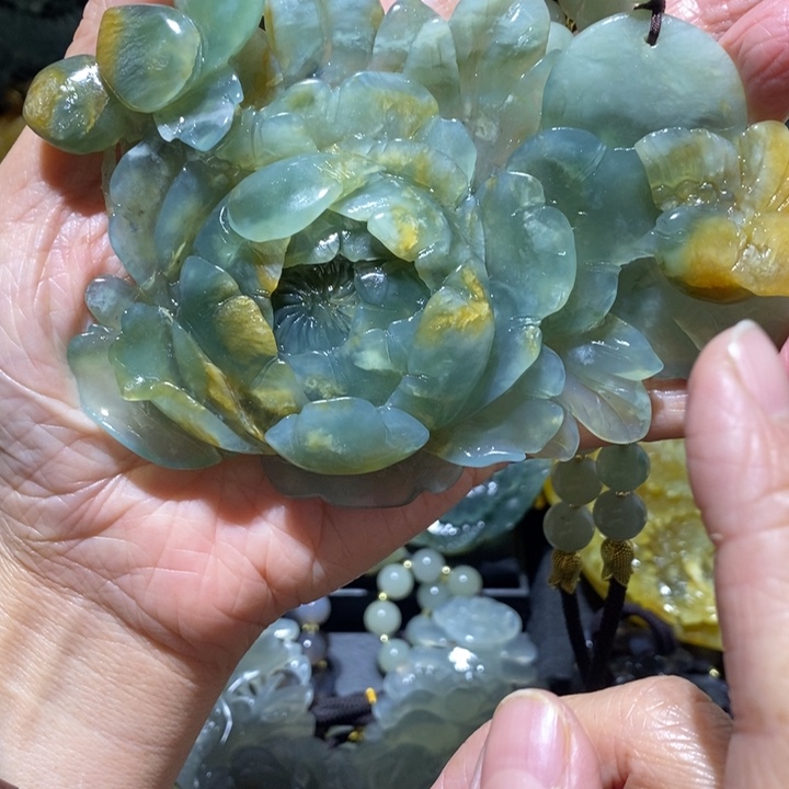 岫玉未镶嵌岫玉吊坠