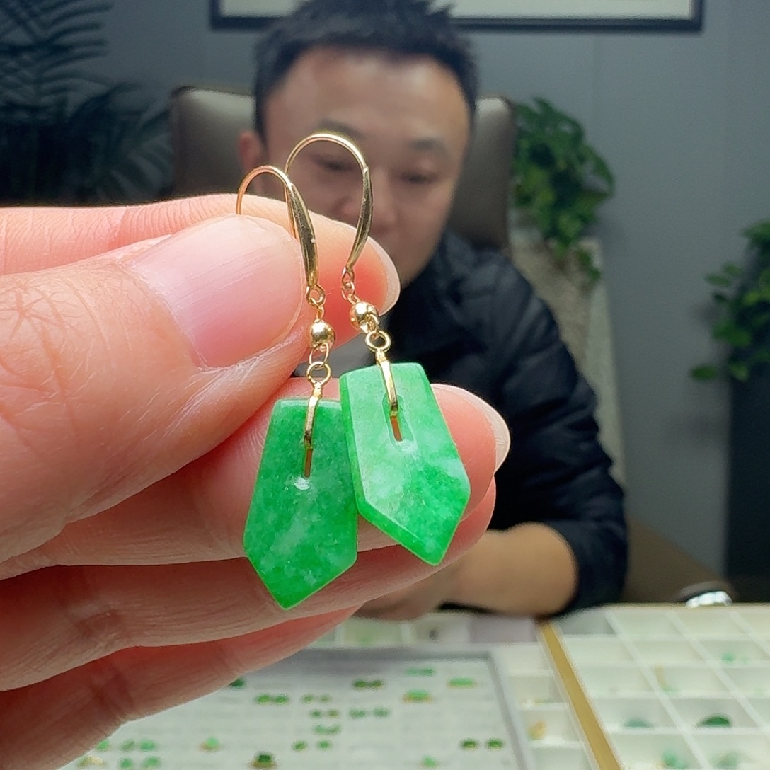 翡翠18K金镶嵌耳饰天然