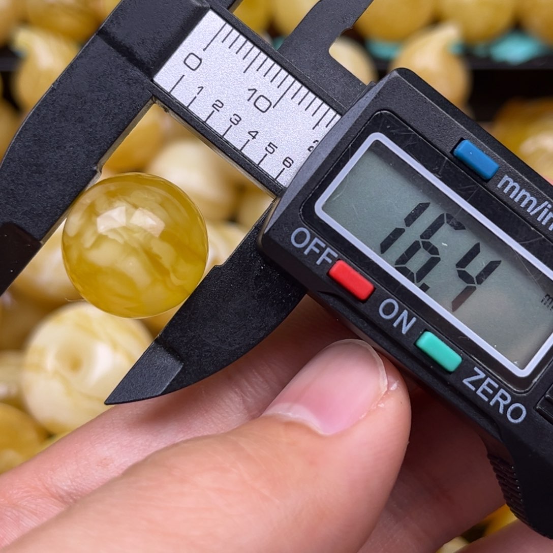 琥珀裸石未镶嵌蜜蜡