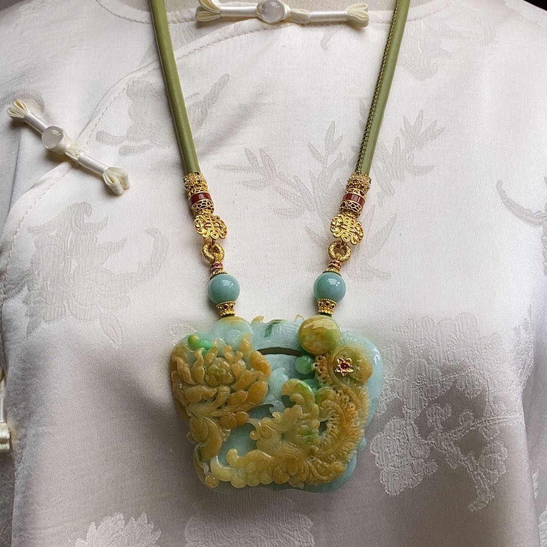 翡翠颈饰未镶嵌天然