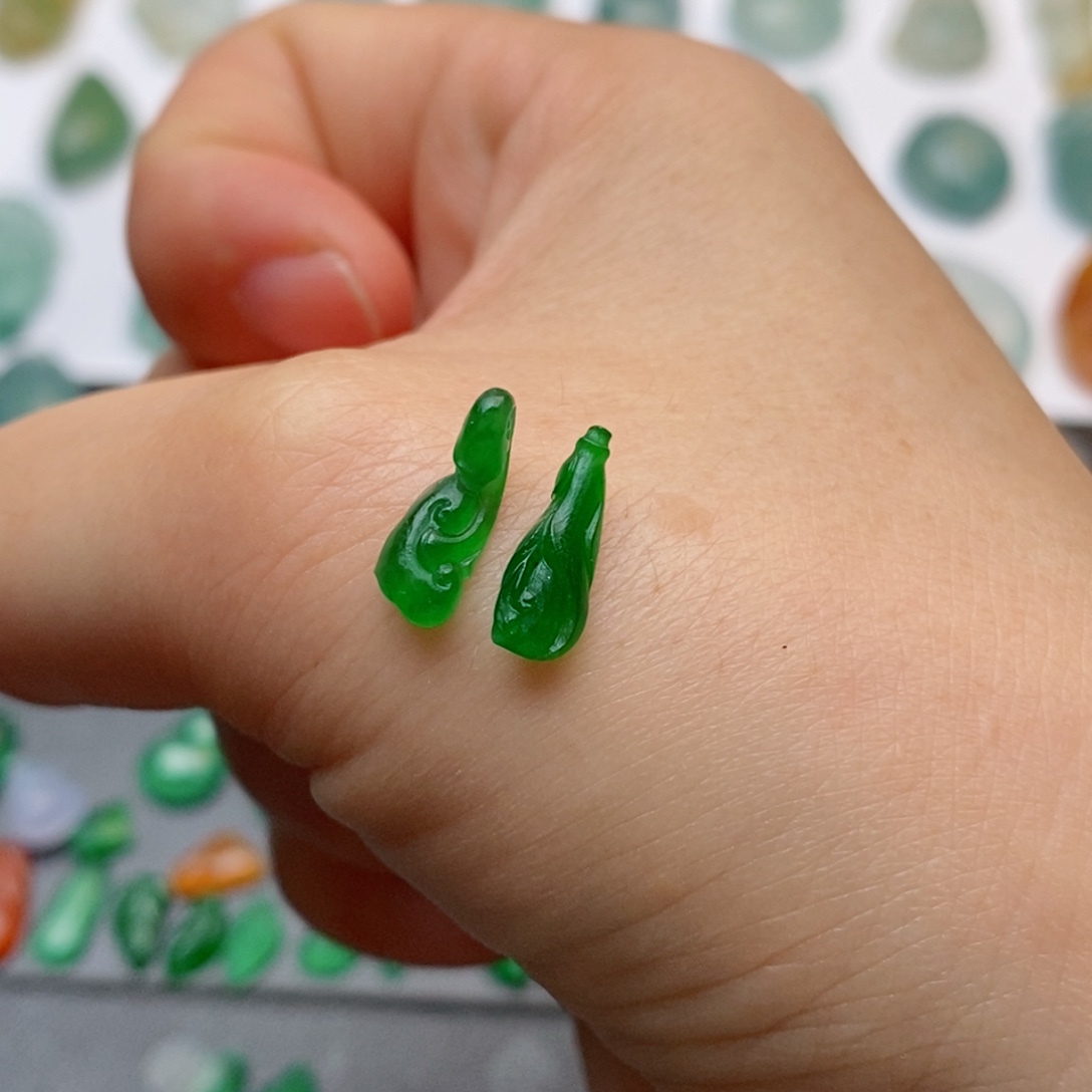 定制翡翠未镶嵌一对