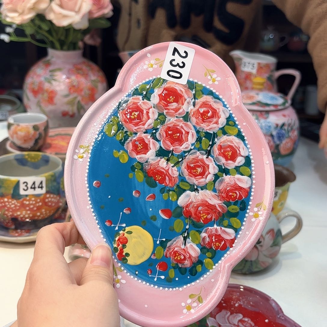 瓷片兔兔好可爱啊我