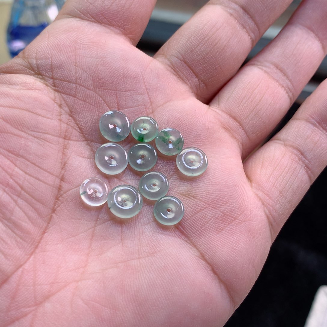 定制翡翠未镶嵌扣子