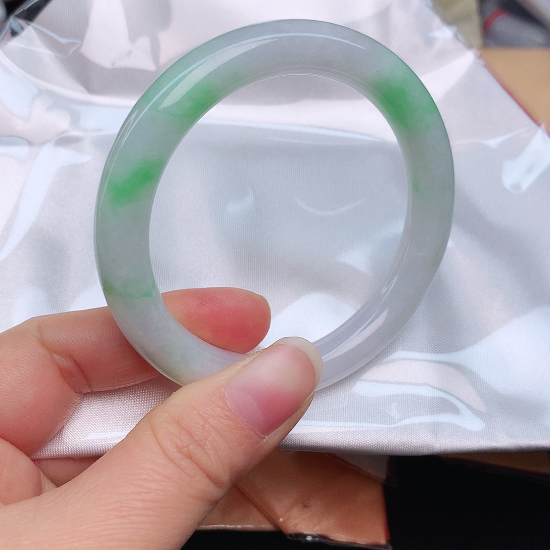 翡翠手镯未镶嵌99ccvbbn