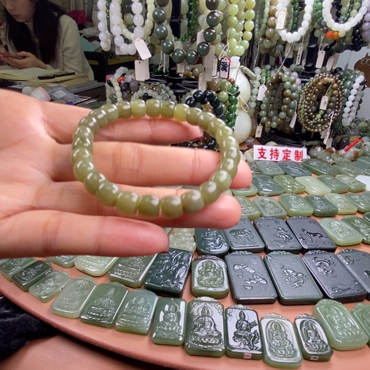 和田玉（糖玉）未镶嵌颈饰和田玉卡8手串