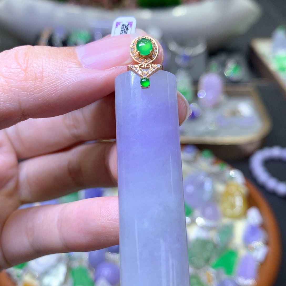 【闪购商品】翡翠颈饰18K金镶嵌翡翠吊坠项链