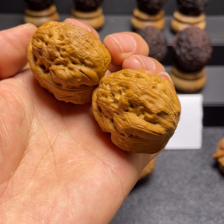 文玩核桃吊坠F石锁38