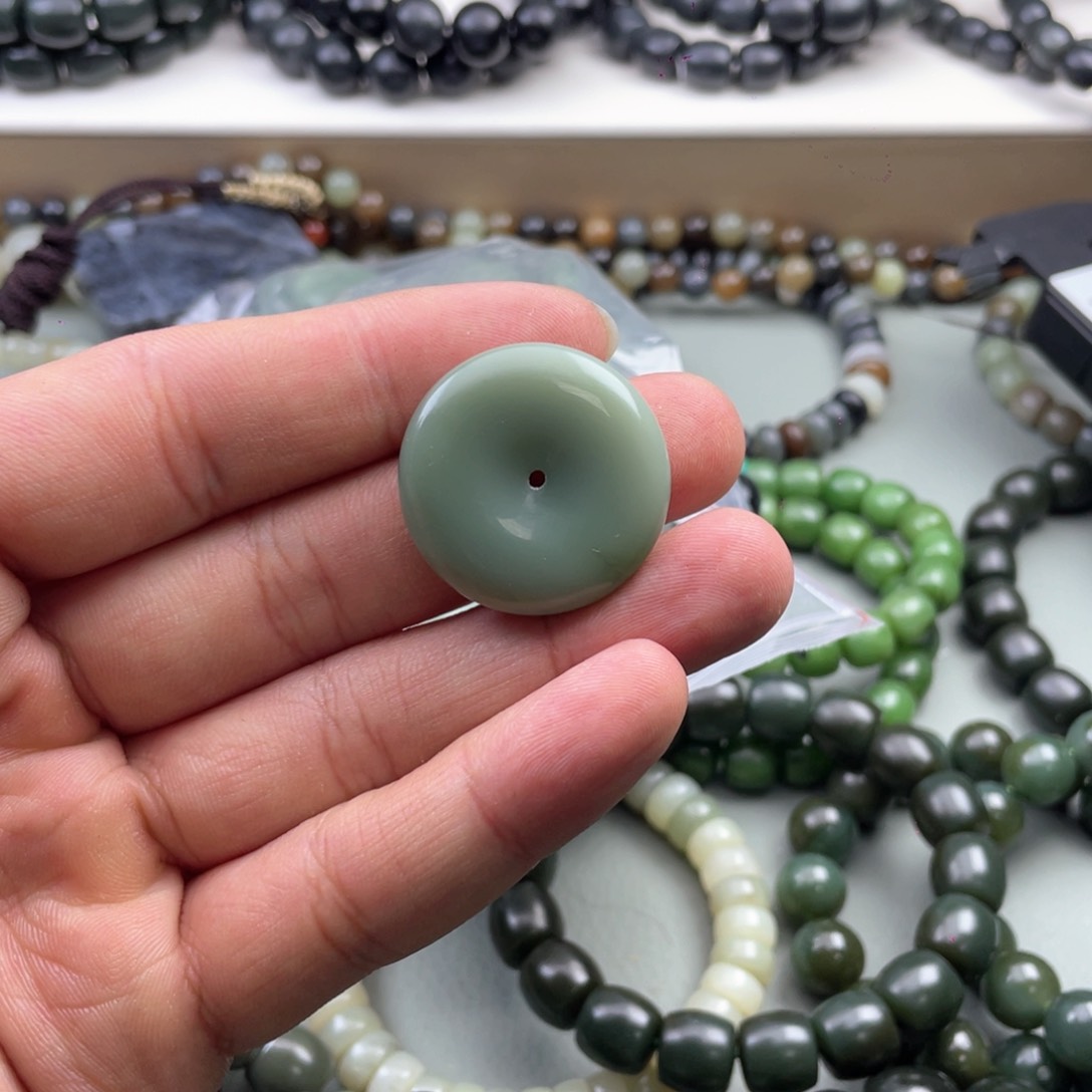 和田玉手串未镶嵌