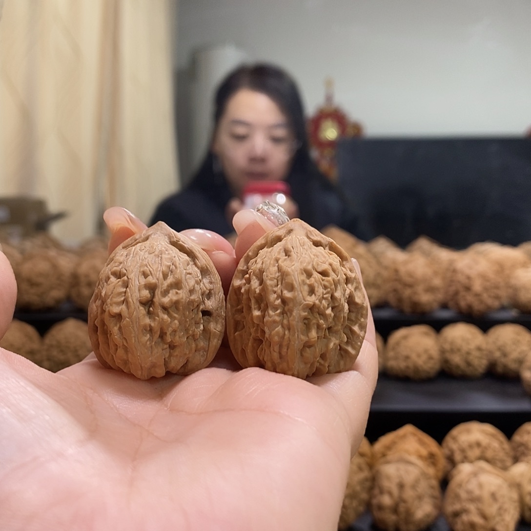 把件文玩核桃30瓜子尖有伤