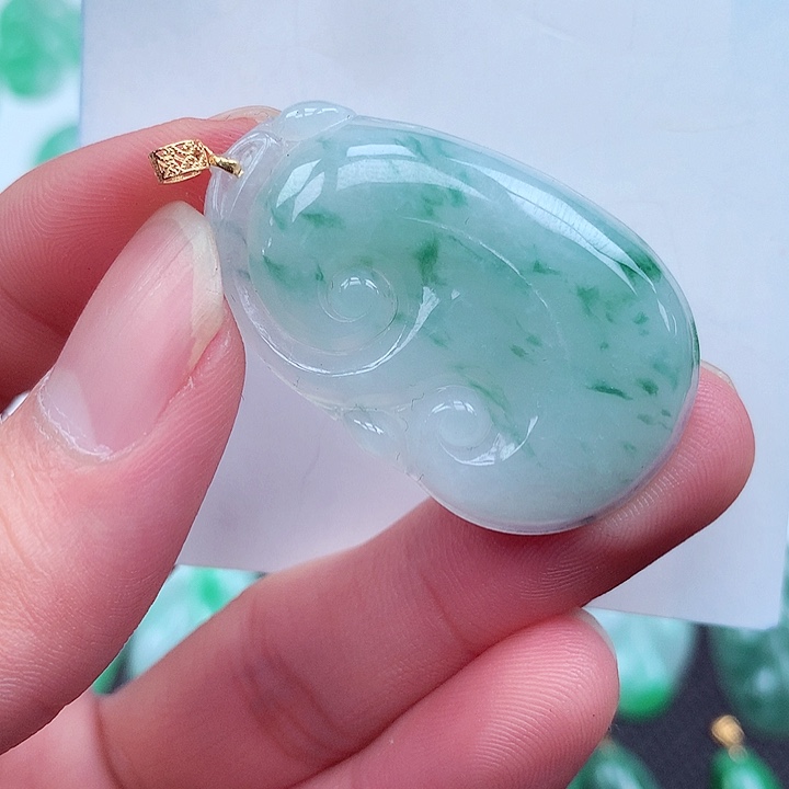 翡翠颈饰18K金镶嵌翡翠