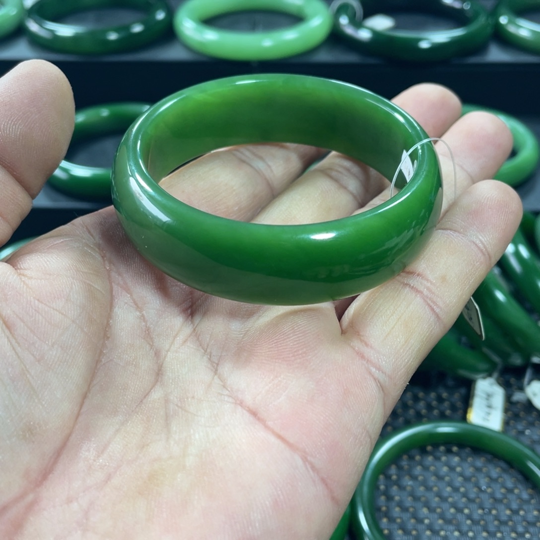 和田玉（碧玉）未镶嵌手镯