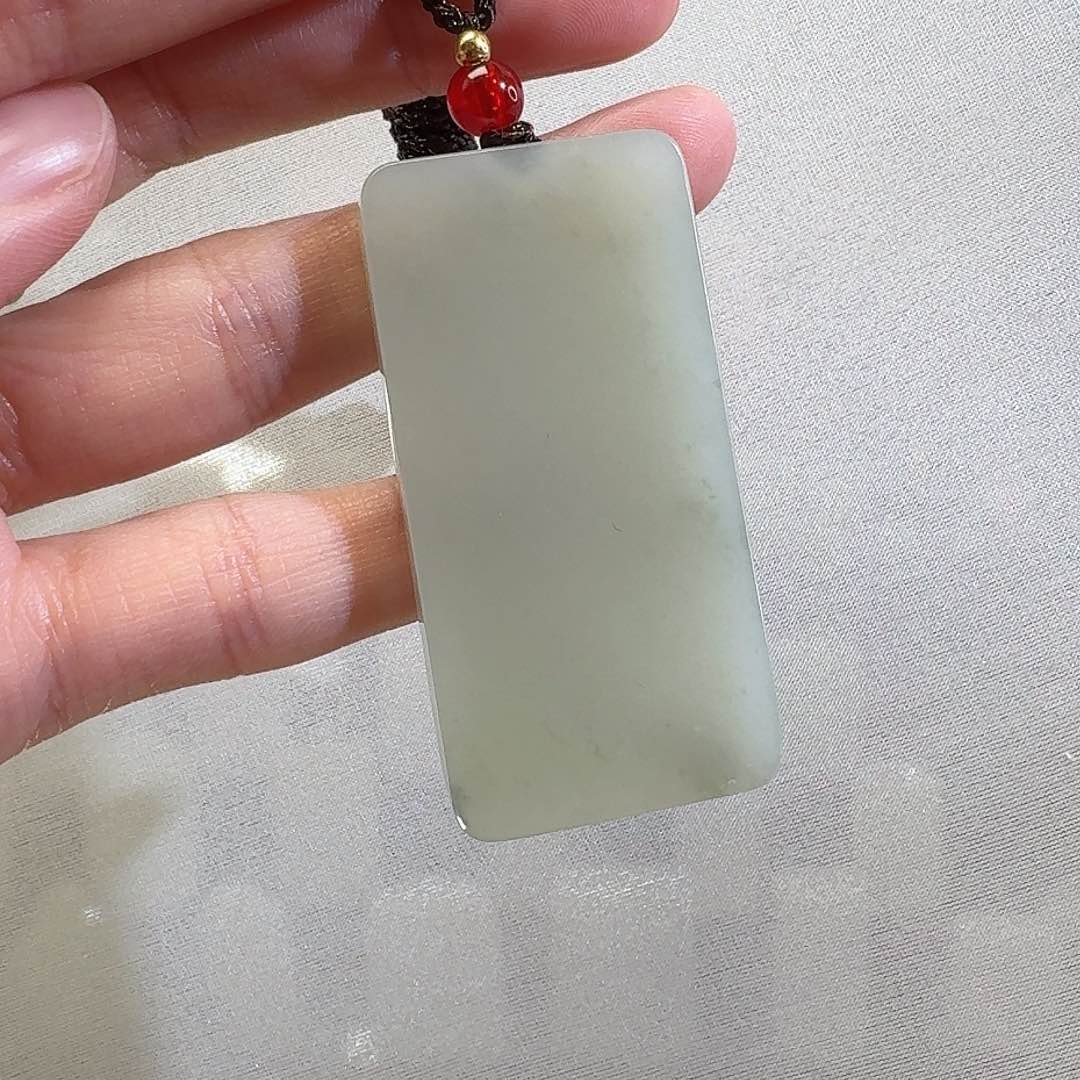 和田玉颈饰未镶嵌且末近矿24g