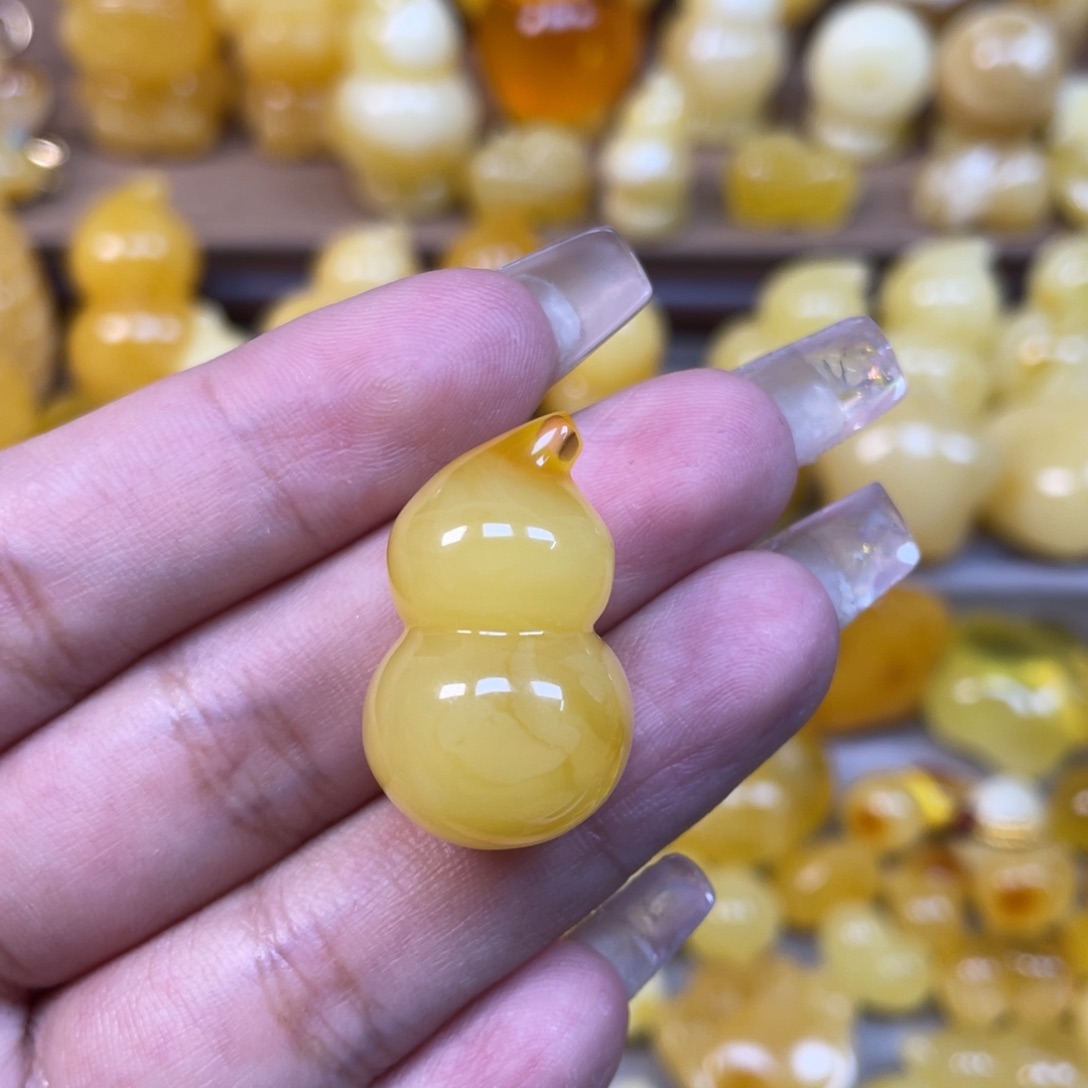 琥珀未镶嵌珠宝奇石