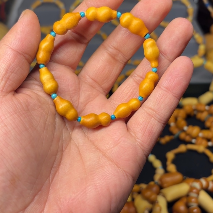 小***学木精配草里金小葫芦手串