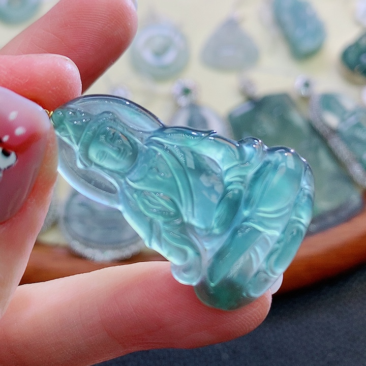 翡翠颈饰18K金镶嵌翡翠