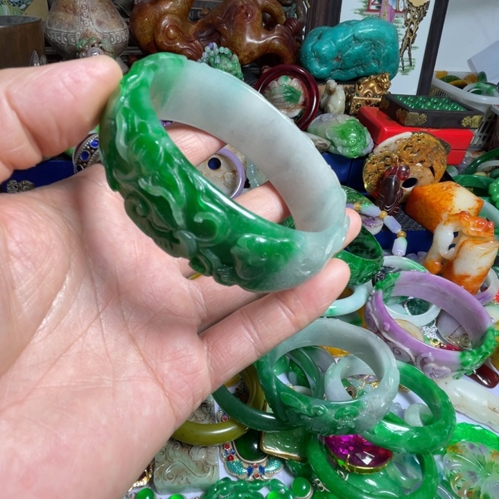 益***)滴血莲花菩提把件